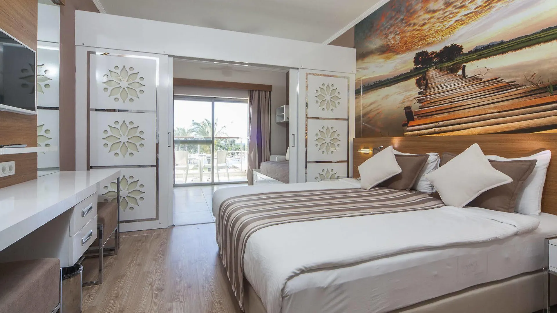 Holiday Village Turkiye Sarigerme 4*,